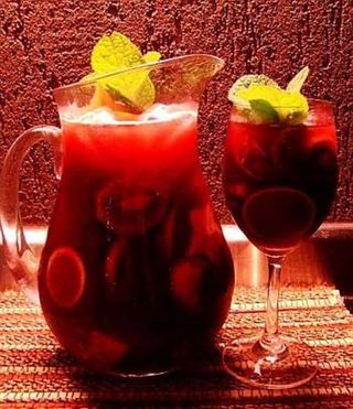 Sangria de frutos vermelhos tinta 1 Litro
