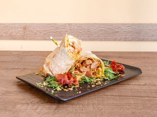 Burrito crispy chicken e bacon