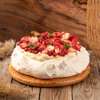 პავლოვა ხილით