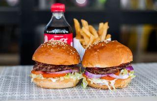 2 prince burgers , 2 chips + 2 sodas