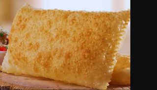 Pastel de Frango com Queijo