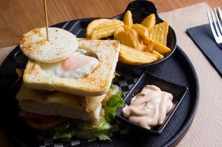 Sándwich Tres Pisos