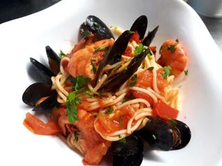 Spaghete cu fructe de mare