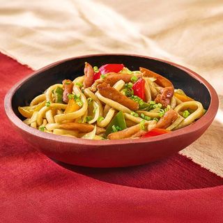 Рисовая лапша с курицей