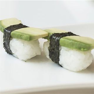 113. NIGIRI AGUACATE (2UDS)