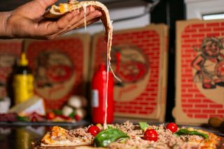 Pizza ronde diamétre 40 cm bord forsé