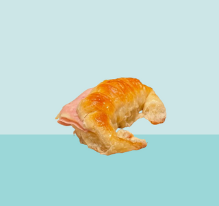 Medialuna Con Jamón Y Queso