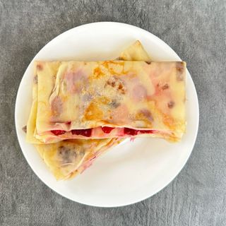 Млинець зі свіжою вишнею (140г)