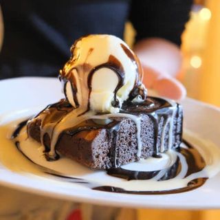 Brownie Con Helado (1 Bola)