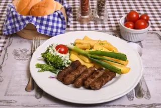 5 ćevapa sa pomfritom