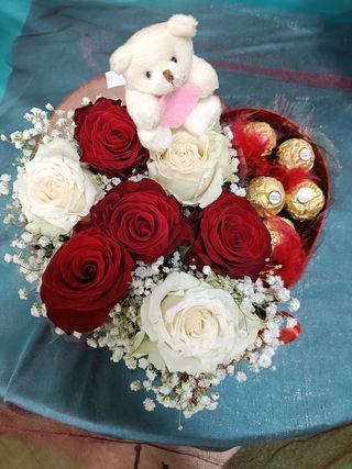 Caixa com Rosas e Bombons