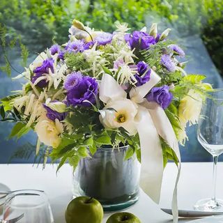 Bukiet z fioletową eustomą