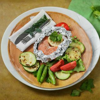 Форель с овощами в фольге