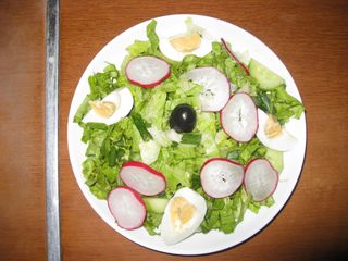 Зелена салата с яйце (300г)