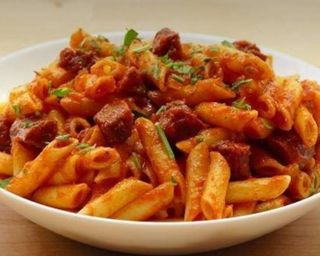 Macarrones con Chorizo y Tomate Casero (500 g)
