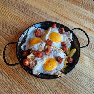 Huevos Rotos Con Chistorra