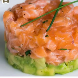 74 Tartar De Salmón
