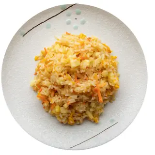 Riso con ananas e pinoli