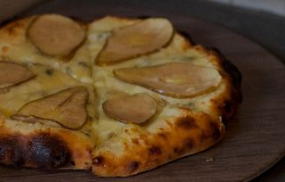 Хачапурі з грушею та Дорблю (560г)