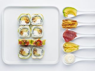 Fresh Awokado Tuna Roll