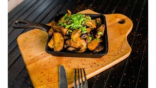 Баранина с Грибочками с Жареным Картофелем (365г)