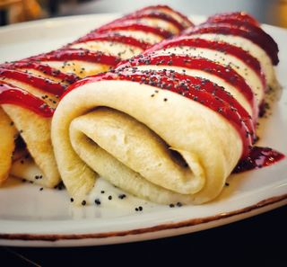 SECRETUL KATHARINEI - clătite cu cremă de vanilie și mac 