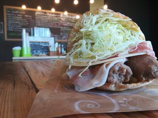 7. Mortadella, stracciatella, pistacchi