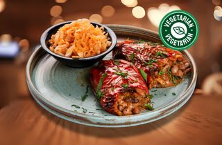 Зимни пълнени чушки с боб 