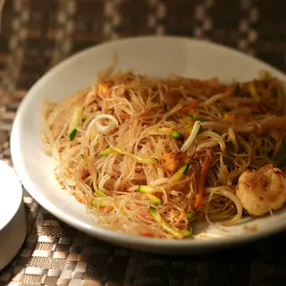 Spaghetti di riso con gamberi