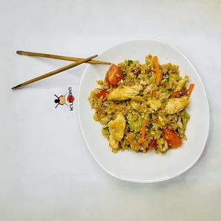 Рис по-тайськи з куркою й овочами (360g)