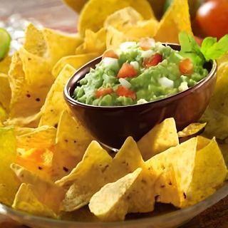 Nachos Con Queso Y Guacamole