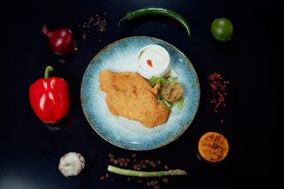 Șnițel de pui Pankó cu sos Aioli