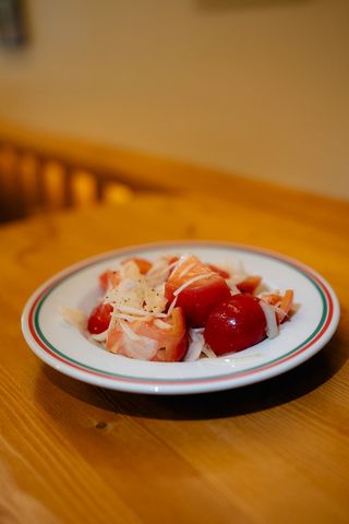 Ensalada de tomate y cebolla