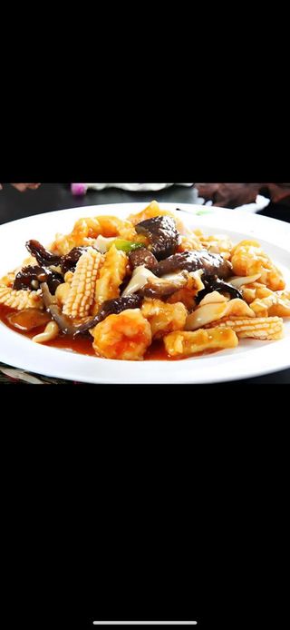 93 Carne，pollo ，gambas  En Plato Caliente