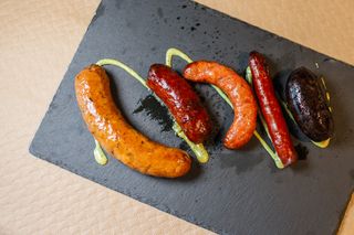 Ración De Embutidos A La Brasa