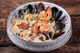 Spagetti z owocami morza 320g