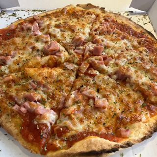 Pizza De Jamón