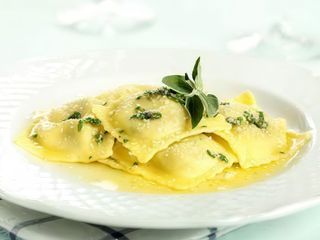 Ravioli al burro e salvia