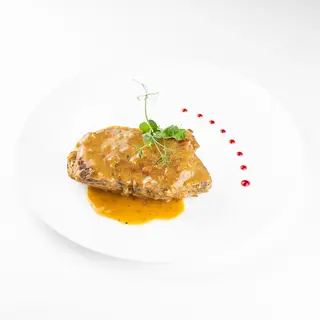 Teletina punjena guščjom jetrom u umaku od konjaka
