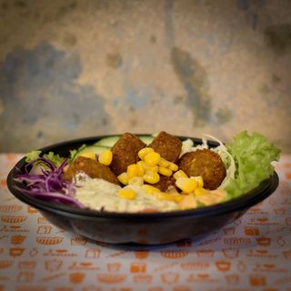 Falafel salata