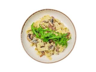 Паста з телятиною, грибами та в'яленими томатами (300g)