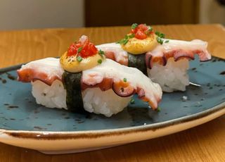 Nigiri Tako Con Mayo Spicy (2 Uds.)