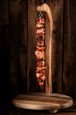 Шиш от шарено свинско месо и зеленчуци