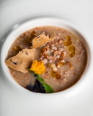Zuppa di farro con patate rosse e funghi chiodini