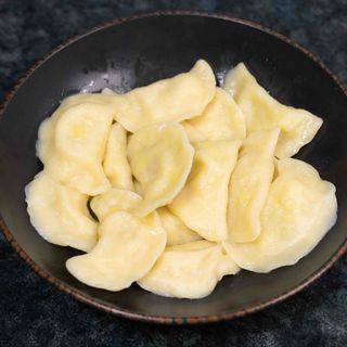 Вареники з картоплею та сметаною (300/50г)