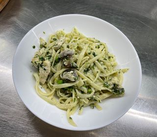 Паста з куркою та спаржею (250 г)