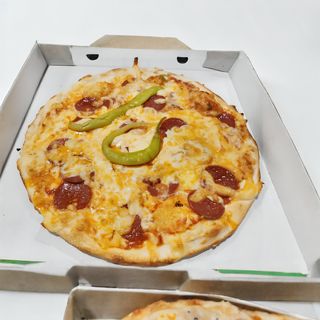 Pizza Clásica Mediana Picante (30 Cm.)