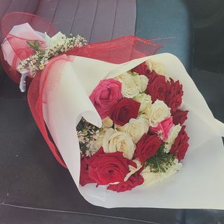 باقة ورد انيقة 