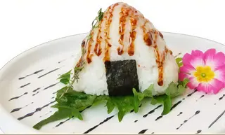 77. Onigiri tonno cotto