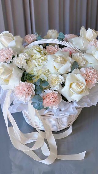 Aranjament cosulet cu flori 